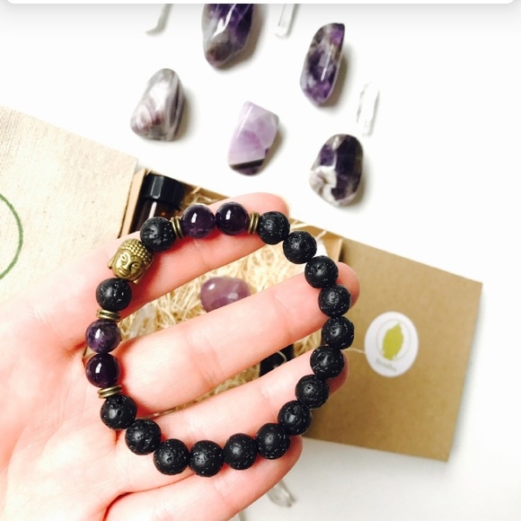 Amethyst Aromatherapy Mala Bracelet Gift Set - Picture 4 of 5